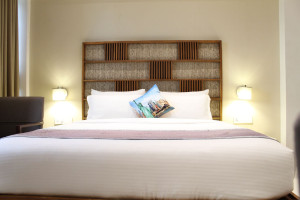 4 star hotel in ahmedabad near airport